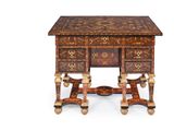 l'image d'une petite table avec un tiroir