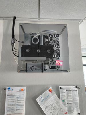 a picture of a machine that is on display in a room