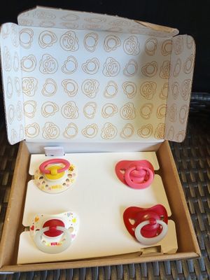 Boîte de 4 tétines de la marque NUK pour fille (Produit no… - Photo 1