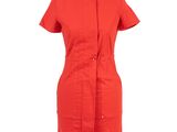une image représentant une robe rouge sur un mannequin