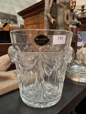 ETZEL. Rafraichissoir à bouteille en cristal à décor taillé - Photo 1
