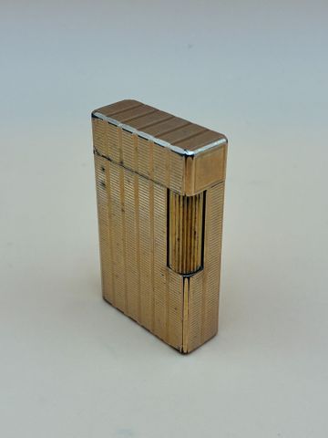 DUPONT : briquet en métal doré numéroté 2010 DJ