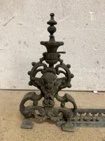 Devant de cheminée (ou barre de foyer) en bronze, composé de… (photo 6)