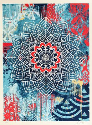 une peinture représentant une fleur sur un fond bleu et rouge