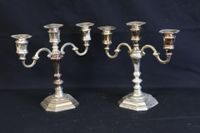 Paire de chandeliers à trois bras de lumière en métal argent…