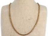 gros plan d'un collier sur un mannequin mannequin mannequin mannequin mannequin mannequin mannequin mannequin mannequin