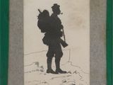 tableau représentant un homme muni d'un fusil et d'un sac à dos, debout dans un champ