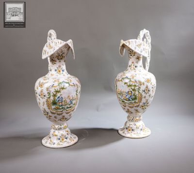 paire de vases chinois anciens ornés de fleurs et d'oiseaux