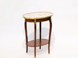 une image d'une petite table avec un plateau en marbre sur un fond blanc