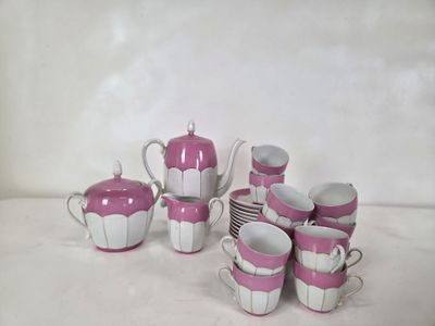 service à thé en porcelaine rose et blanche, avec tasses et soucoupes assorties