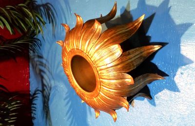 Ancien plafonnier reconverti en applique modèle tournesol en métal dor