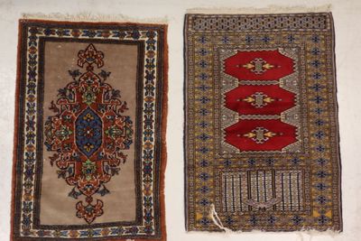 Deux tapis fin dont un Orient.
