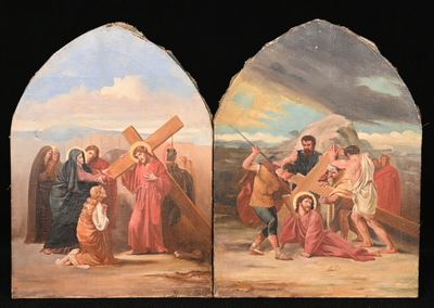 deux tableaux représentant Jésus portant la croix et une femme portant la croix