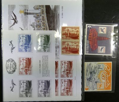 Plusieurs timbres différents sont représentés sur un fond noir