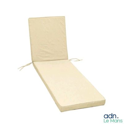 un gros plan sur un coussin de chaise longue sur fond blanc