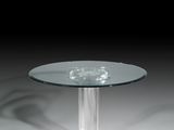 une table en verre avec un plateau en verre sur un piètement blanc