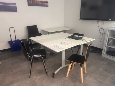 2 Tables mobiles - Photo 1