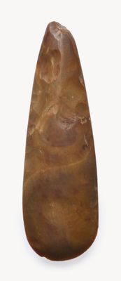 une image représentant un objet en pierre marron sur fond blanc