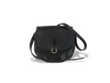 un sac à bandoulière en cuir noir sur fond blanc