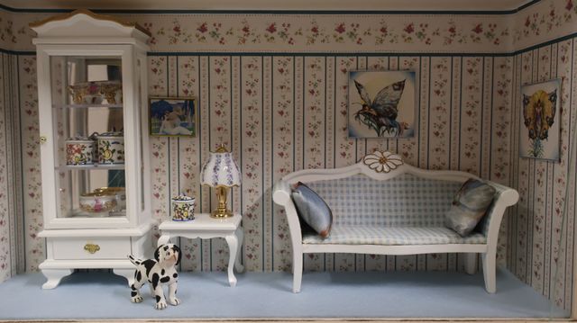 Diorama. Composition miniature, dans une vitrine en bois, vitre e...