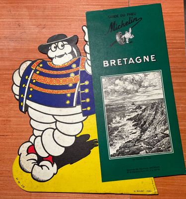 NOS BELLES REGIONS Un cartonnage pour le Guide Vert BRETAGNE…