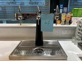 une photo d'un évier de cuisine équipé d'un robinet