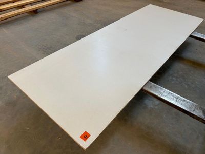 1 plaque aggloméré 20 mm 1 x 2,80 mètres Vendu en l’état