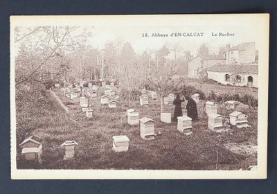 une vieille carte postale représentant un cimetière avec de nombreuses tombes