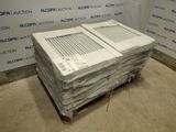 une pile de climatiseurs posée sur une palette