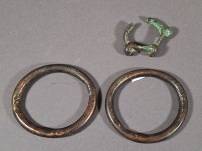 Lot de trois bracelets e bronze - Photo 1