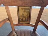 a picture of a picture on the back of a chair