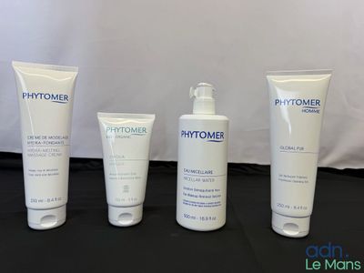 trois flacons de Phytomer et un tube de lotion