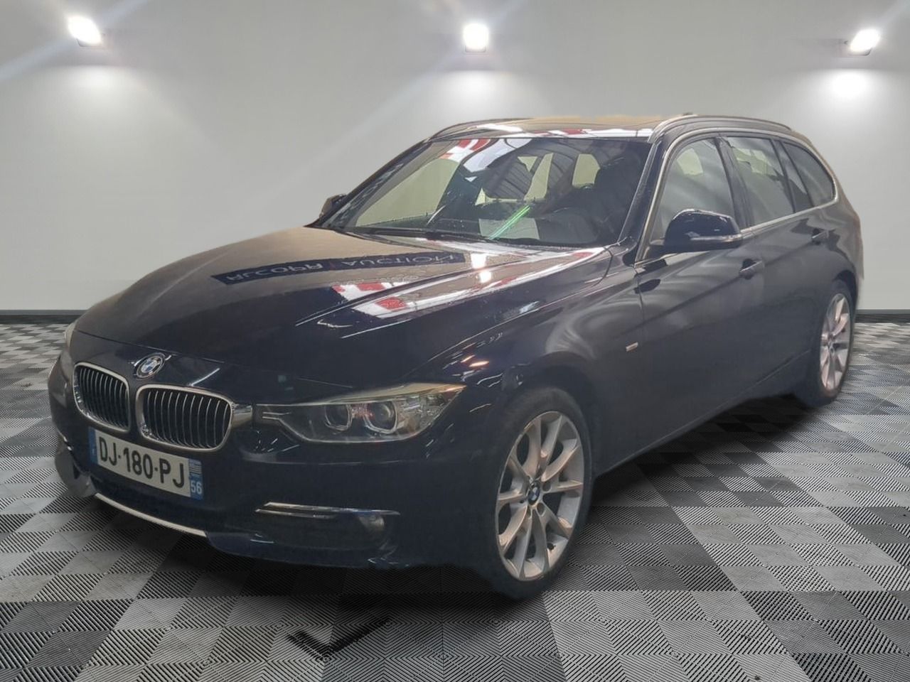 BMW - TOURING 320D XDRIVE 184 CH LUXURY - GO - Mise en service: 25/08/2014 - euro 5 Hayon électrique défaillant. Vent...