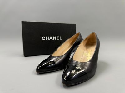 chanel black patent pointed toe pumps