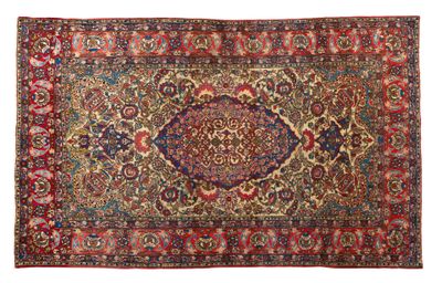 tapis persan antique à motif de médaillon sur fond rouge