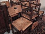 le nombre de chaises alignées dans une pièce