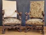 paire de fauteuils français en chêne sculpté du XIXe siècle