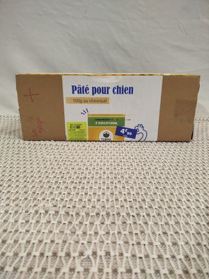 Lot de 90 boites de paté pour chien