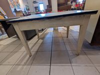 Ancienne table ouvrant à un tiroir, piètement bois et platea… (photo 3)