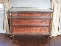 COMMODE droite en acajou et placage d'acajou ouvrant en faça… (photo 2)