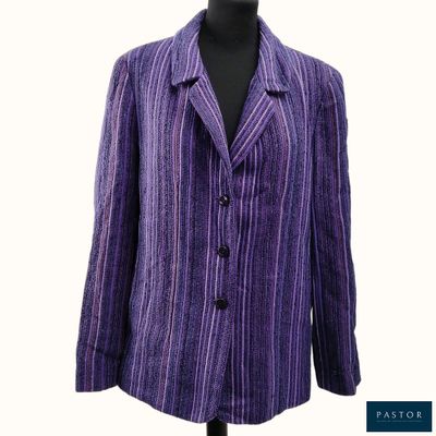 blazer à rayures violettes sur un mannequin, mannequin, mannequin, mannequin, mannequin, mannequin, mannequin, mannequin, mannequin, mannequin, mannequin, mannequin, mannequin, mannequin, mannequin, mannequin, mannequin, mannequin, mannequin, mannequin, mannequin, mannequin, mannequin, mannequin, mannequin, mannequin, mannequin, mannequin, mannequin, mannequin, mannequin, mannequin, mannequin, mannequin, mannequin, mannequin, mannequin, mannequin, mannequin, mannequin, mannequin, mannequin, mannequin, mannequin, mannequin, manne