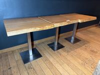 Lot de trois tables de salle à manger à épais plateaux en ch… (photo 2)