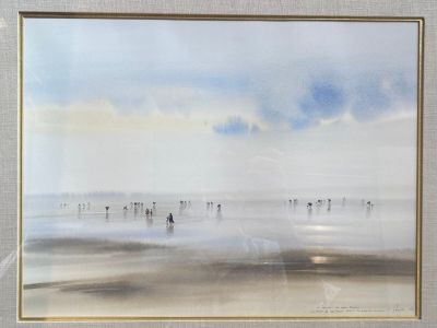 tableau représentant une scène de plage avec des personnes marchant dans l'eau