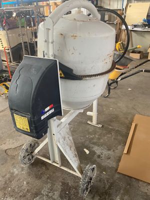 une image représentant une machine posée sur un chariot