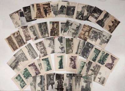 beaucoup de vieilles photos sur la table ensemble
