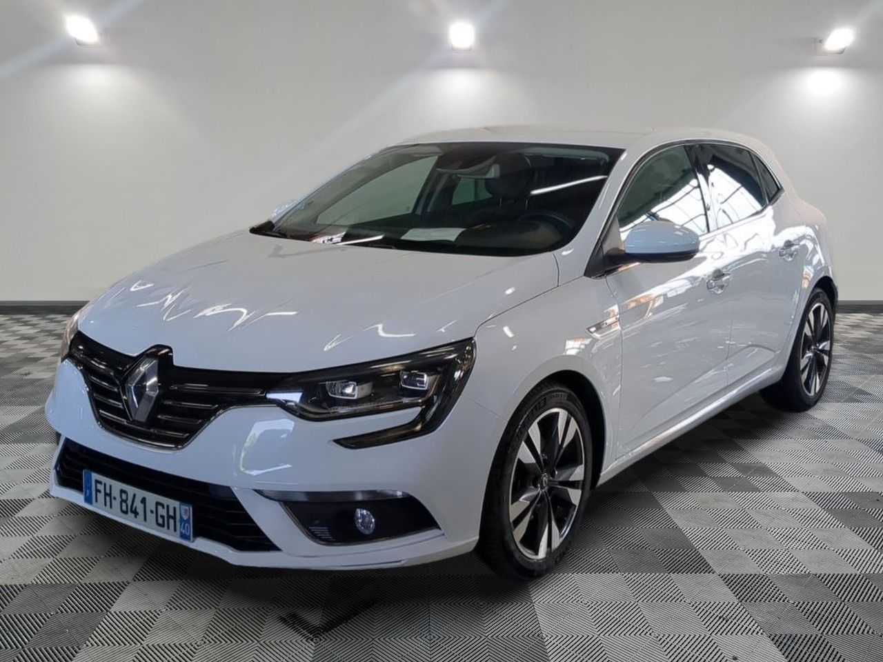 RENAULT - MÉGANE IV BERLINE BLUE DCI 150 EDC BUSINESS INTENS - GO - Mise en service: 26/06/2019 - euro 6