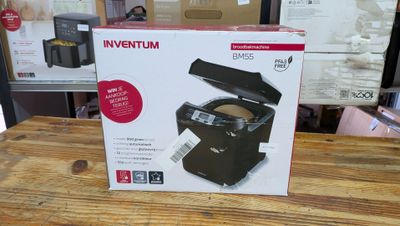 une boîte contenant une cafetière