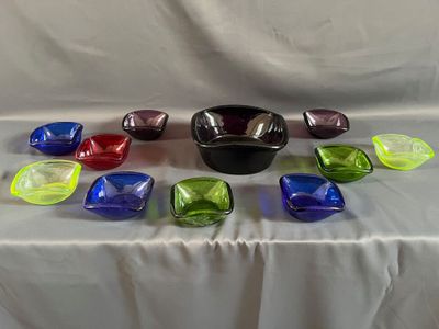 Service à sorbet ou à fruits en verre coloré de forme carrée…