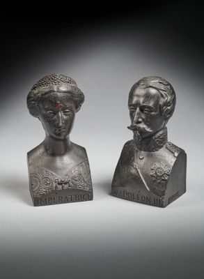 paire de bustes en bronze représentant une femme et un homme