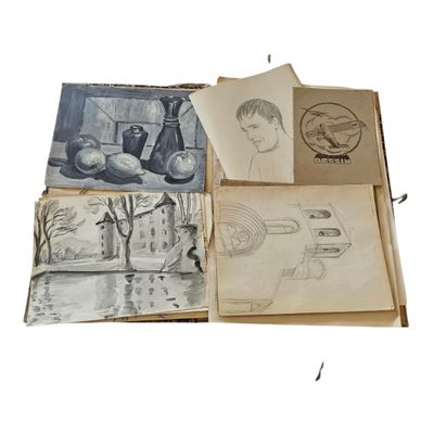 de nombreux dessins sur les pages d'un livre